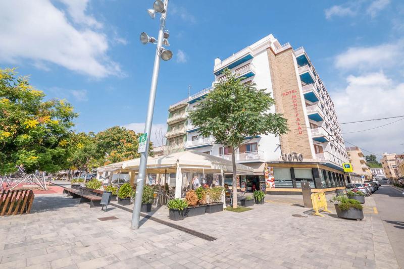 Hotel Checkin Montpalau Pineda de Mar Exterior photo