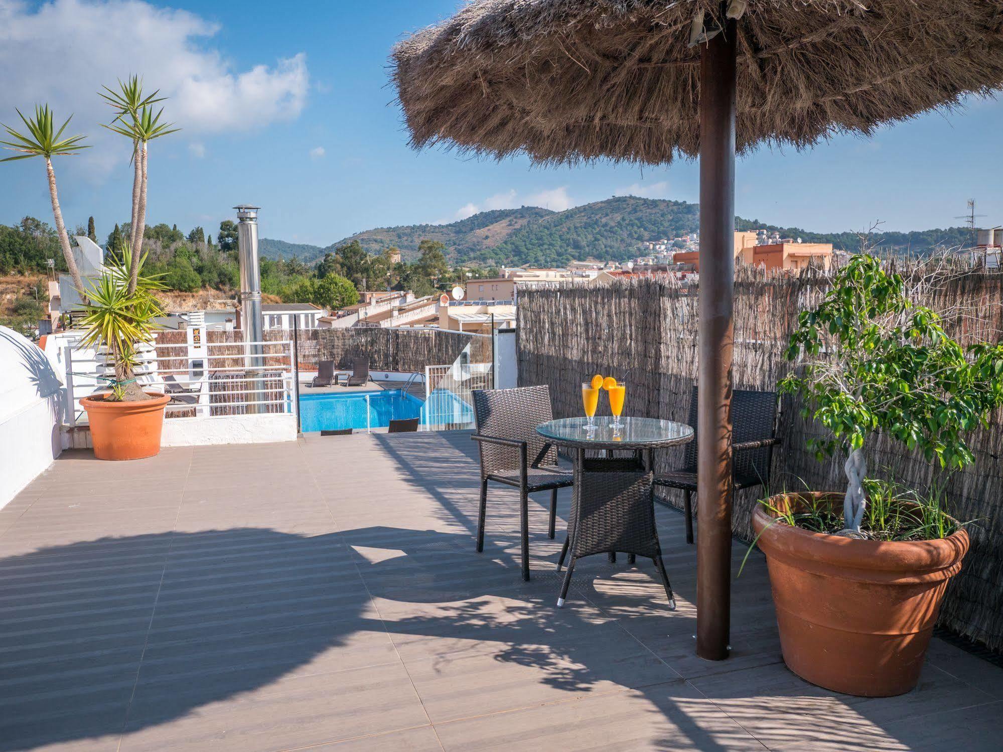 Hotel Checkin Montpalau Pineda de Mar Exterior photo